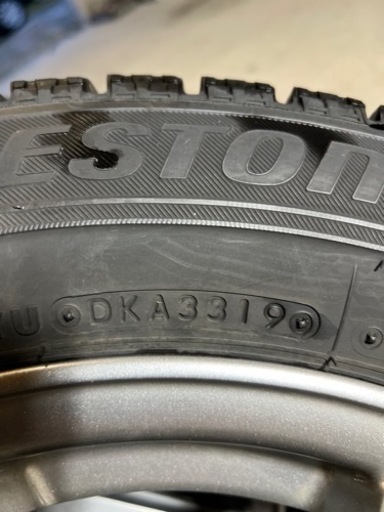トヨタアクア　アルミ付きスタッドレス　175/65R15