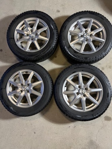 トヨタアクア　アルミ付きスタッドレス　175/65R15