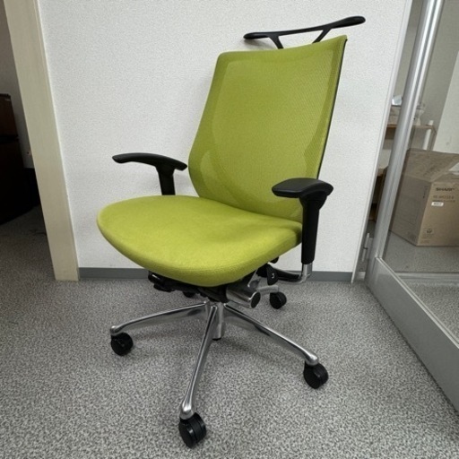 オカムラ　ゼファーシリーズ　事務椅子　ゲーミングチェア　イス　可動肘・ハンガー付　グリーン