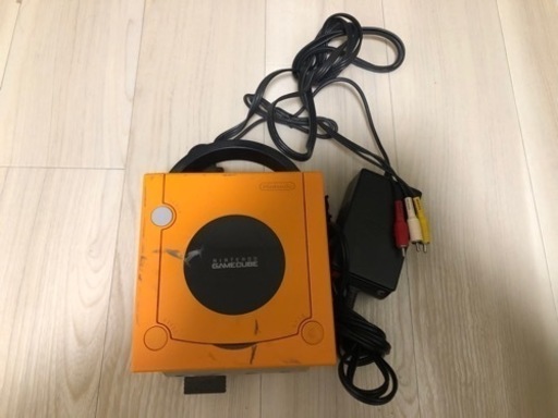 ゲームキューブ本体、コントローラ2台、ソフト8本