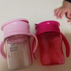 西松屋の360度リップ弁マグ2個 ピンクと紫　無料の画像