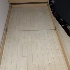 家具　セミダブルベッド