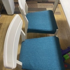ダイニングテーブルの画像