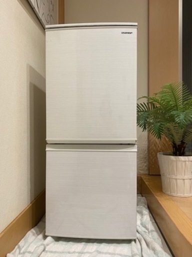 冷蔵庫　シャープ　SHARP SJ-D14E-W 2019年
