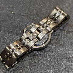 電池交換済み　GIVENCHY　ジバンシー　腕時計
シルバーの画像