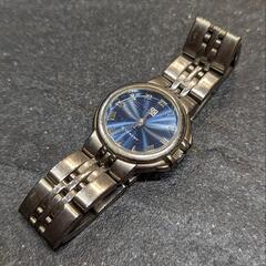 電池交換済み　GIVENCHY　ジバンシー　腕時計
シルバーの画像
