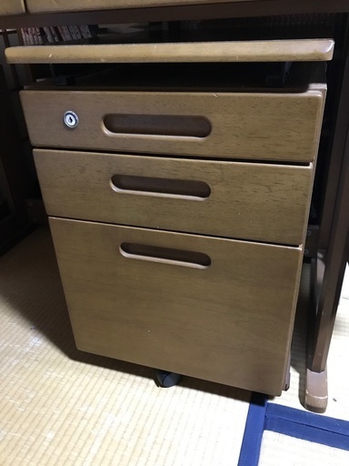 サイドテーブル　イトーキ