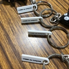 コムデギャルソン　ロゴ有りキーホルダー　4つまとめての画像
