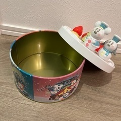 ディズニー クリスマス缶の画像