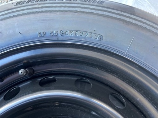 ハイエース　純正タイヤ　４本　195/80R15  新品ホイール付き