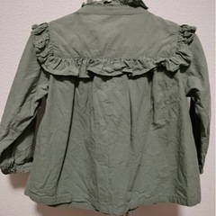カーキ トップス 90cmの画像