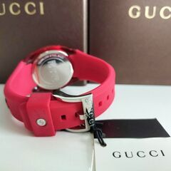 【新品】GUCCIラバーベルト腕時計SYNCレディース保証書YA137303赤