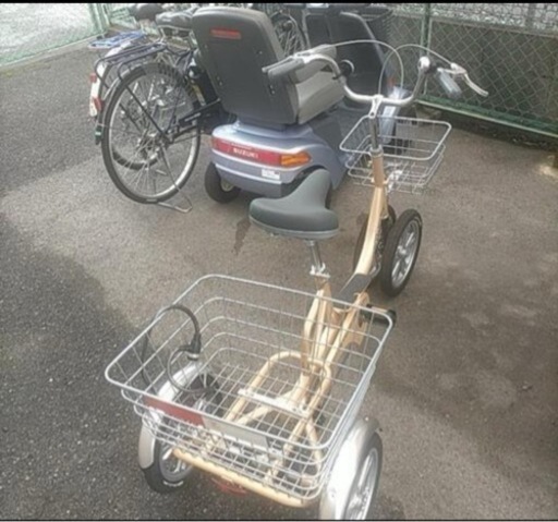 【取引キャンセルにつき再投稿】※大阪府下配達要相談可！三輪自転車, トライククルーザーバイク、大人三輪車、14インチ3輪バイク、三輪は