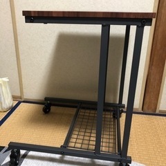 美品！サイドテーブル