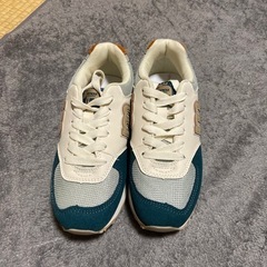 【MOZ】ロゴ入り厚底スニーカー