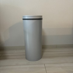 【お譲りします】ゴミ箱（赤ちゃんのオムツ捨て用）の画像