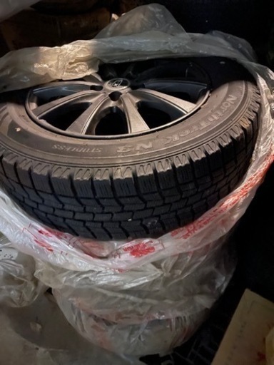 （取引完了しました）195/65/15 国産スタッドレス