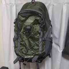 0円！新品未使用　バックパックと中古ヘルメット