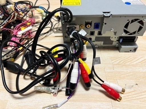 ケンウッド　KENWOODカーナビ　MDV-Z702W