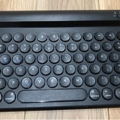 サンワのBluetoothキーボード400-SKB062との画像