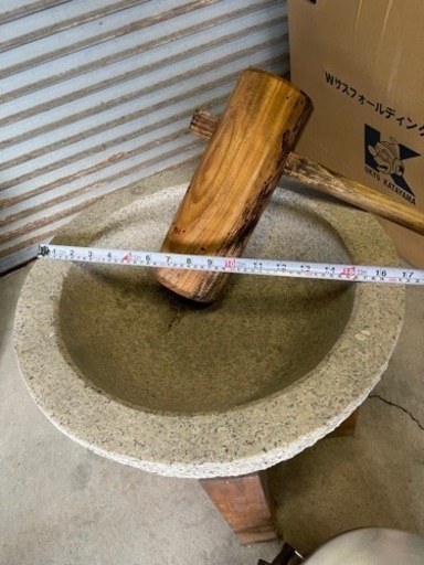 商談中です！餅つきセット、石臼2ヶ、杵、蒸し器