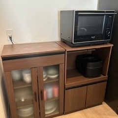 ☆【無料】ニトリの食器棚とレンジ台☆の画像