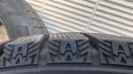 22年製スタッドレスタイヤ4本セット 使用１か月 セレナ、イスト、ウィッシュなど