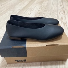 etoll.（エトル）カットフラットパンプスの画像