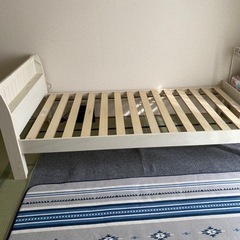 無料シングルベッドの画像