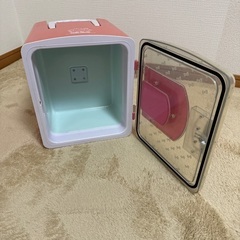 ハローキティ冷温庫の画像
