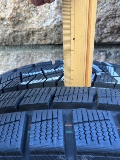 ピレリ　スタッドレスタイヤ　185/65R15 4本