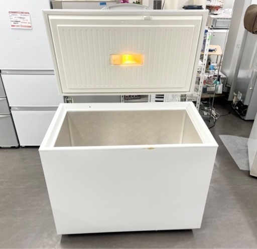 ?激安‼️ エレクトロラックス冷凍ストッカーBNF3000　300L ?