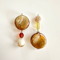 クリスマスプレゼント☆ドイツ製アクリルビーズのアシンメトリーピア...