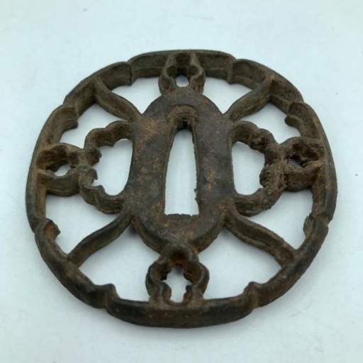 m1216505 鍔 刀の鍔 刀装具 江戸時代 骨董品 アンティーク 甲冑 時代劇 戦国武将 日本刀 柄 家紋 侍 刀 コレクター 中古品