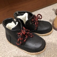 子供の靴です。の画像