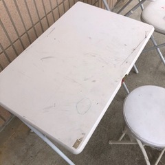 折りたたみ机、椅子、2セット　決まりました！の画像