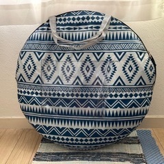 ポップアップテントとテーブル売ります。