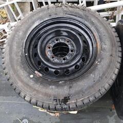 未使用スタッドレス200ハイエースの画像