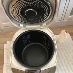 Panasonic 電子ジャー炊飯器 10合炊きSR-NF181の画像