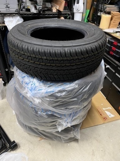 ハイラックス　新車外し夏タイヤ