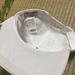 guess キャップ　白の画像