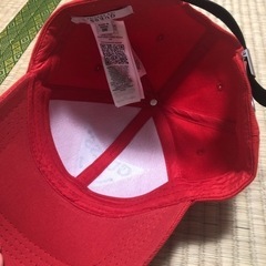 guess キャップ　レッドの画像