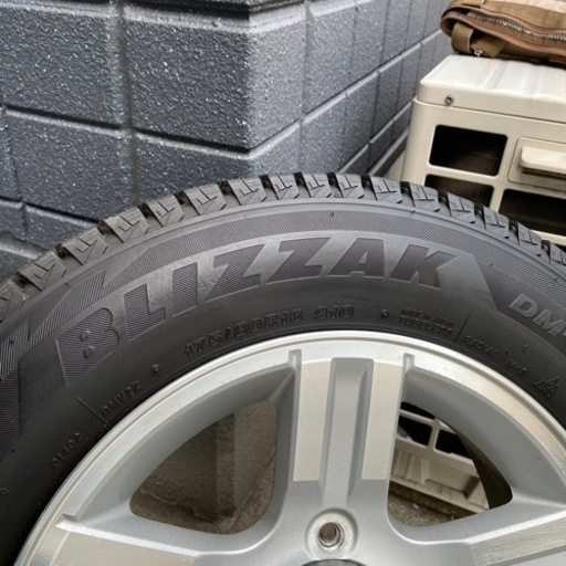 jb23 ジムニースタッドレスタイヤ純正ホイール付き