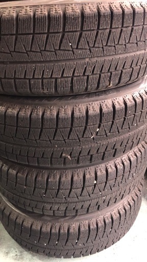 スタッドレスタイヤ　アルミ付き　一万円でお譲りします