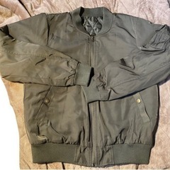 [衣類大量出品] 39 美品 ポカポカブルゾン カーキ