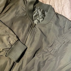 [衣類大量出品] 39 美品 ポカポカブルゾン カーキの画像
