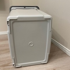 使用期間短い　超美品　ゴミ箱　70リットル　屋内使用のみの画像