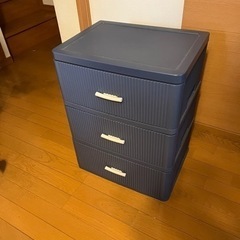 (受け取引先決定)プラスチック　衣装ケースの画像