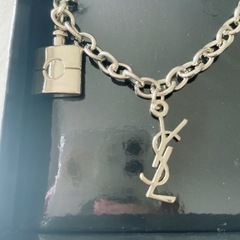 ☆お値引可能☆【新品未使用品】Yves saint Laurent  香水ボトル ロゴ チェーンブレスレット ゴールド