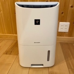 シャープ　除湿機　CV-H71-W